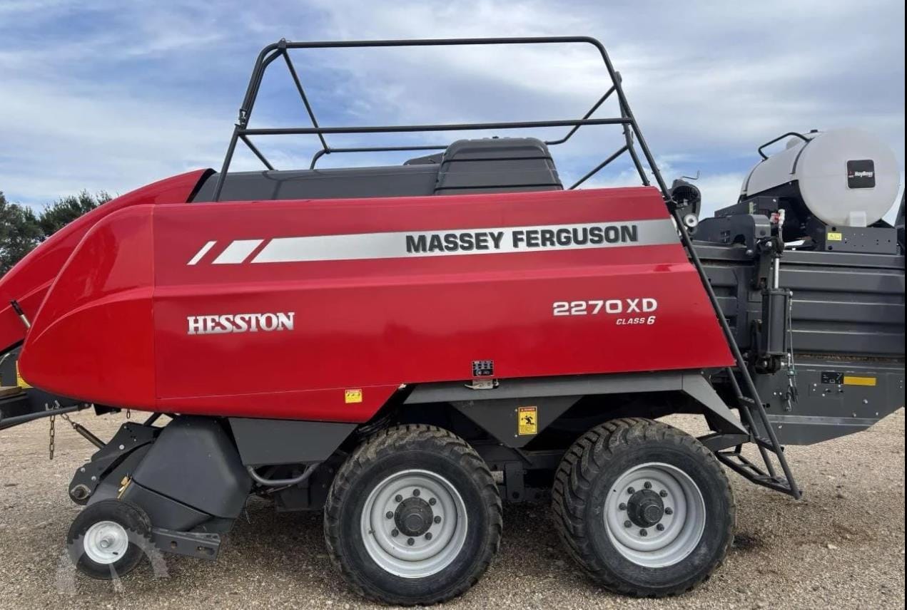 2021 Massey Ferguson 2270XD Equipment Image0