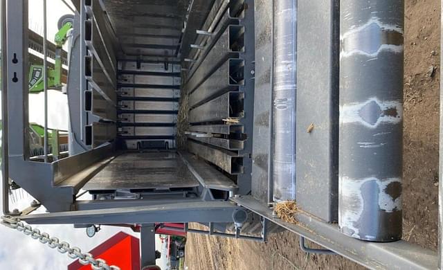 Image of Massey Ferguson 2270XD equipment image 4