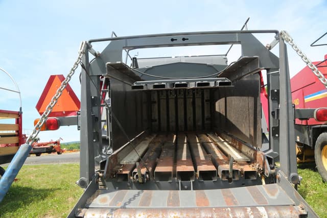 Image of Massey Ferguson 2270XD equipment image 3