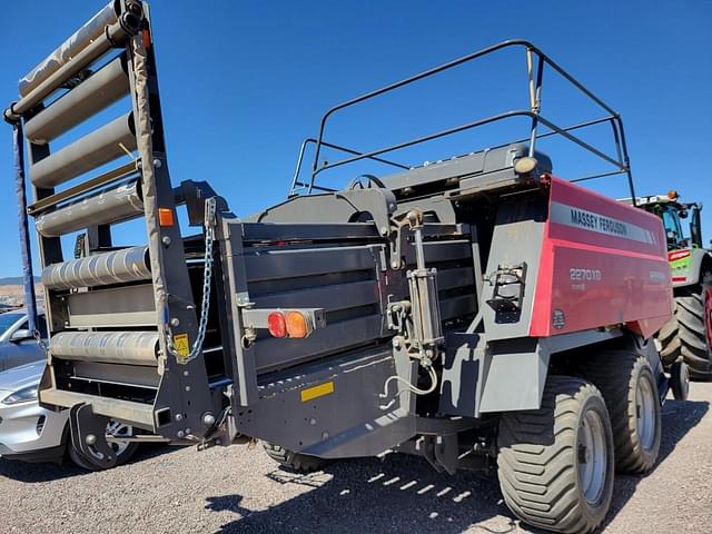 Image of Massey Ferguson 2270XD equipment image 2