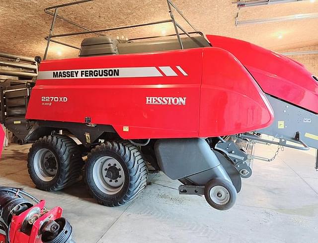 Image of Massey Ferguson 2270XD equipment image 3