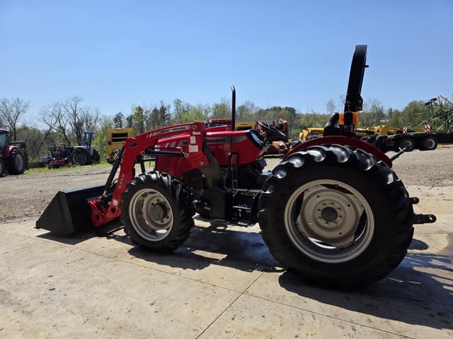 Image of Massey Ferguson 2605H equipment image 2