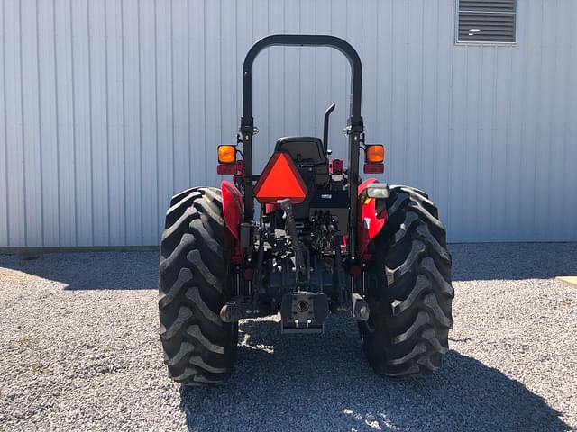 Image of Massey Ferguson 2607H equipment image 3