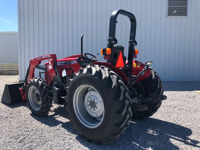 Image of Massey Ferguson 2607H equipment image 4