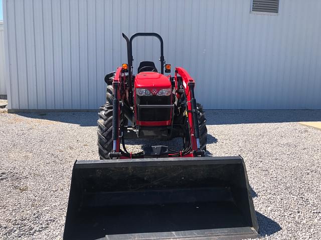 Image of Massey Ferguson 2607H equipment image 2