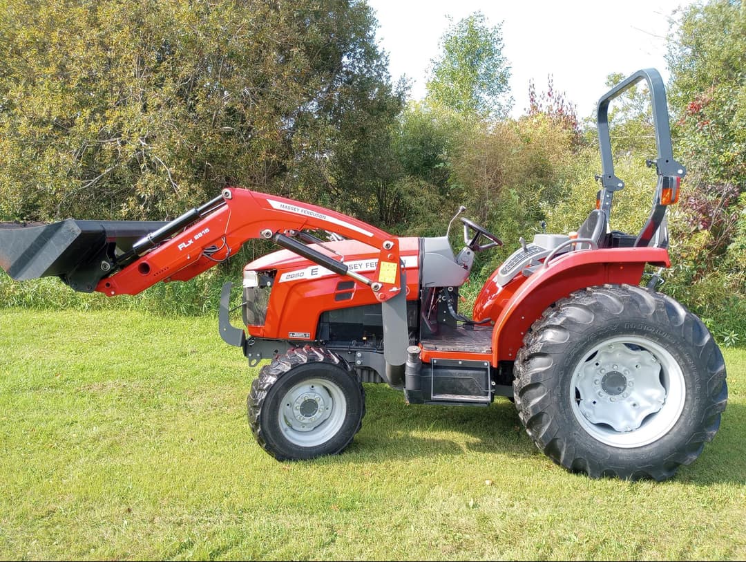 Image of Massey Ferguson 2850E Primary image