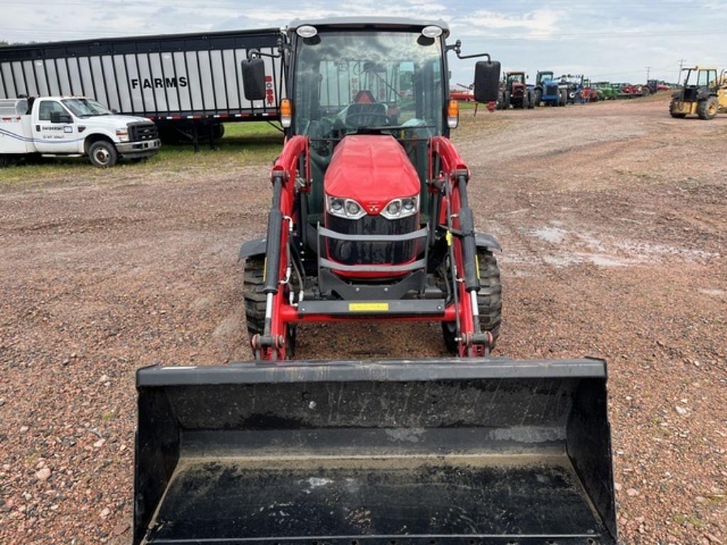 Image of Massey Ferguson 2850M Primary image