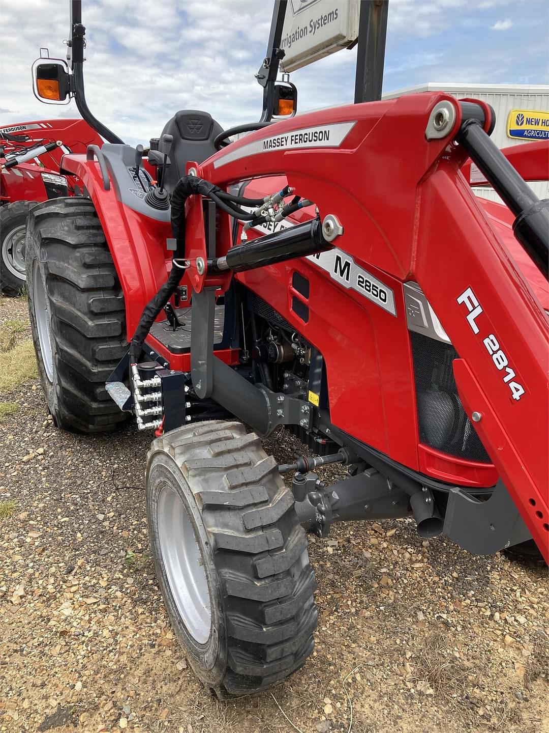 Image of Massey Ferguson 2850M Primary image