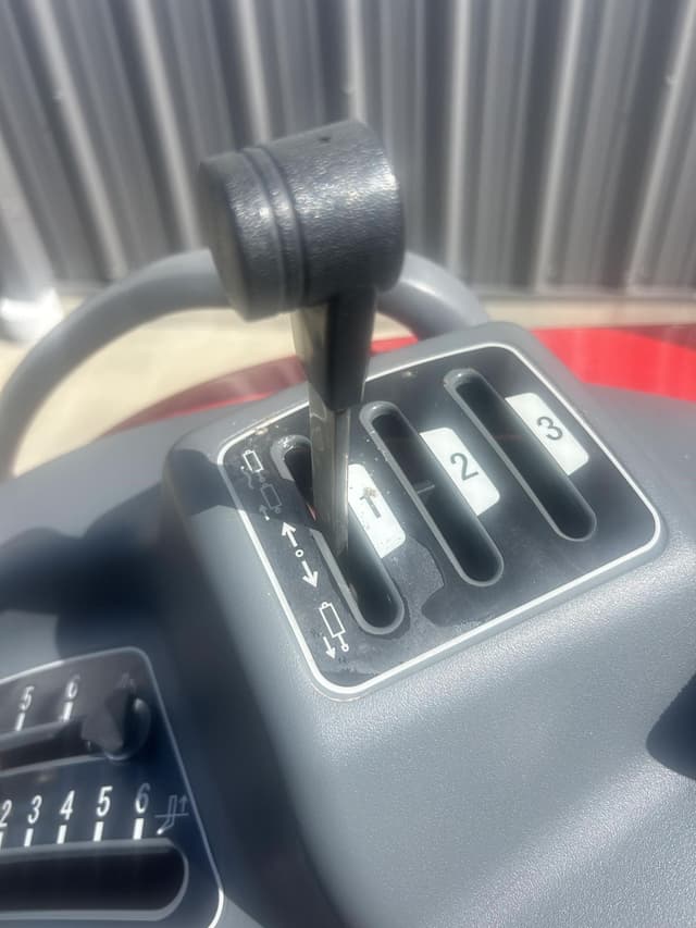 Image of Massey Ferguson 2850M equipment image 3