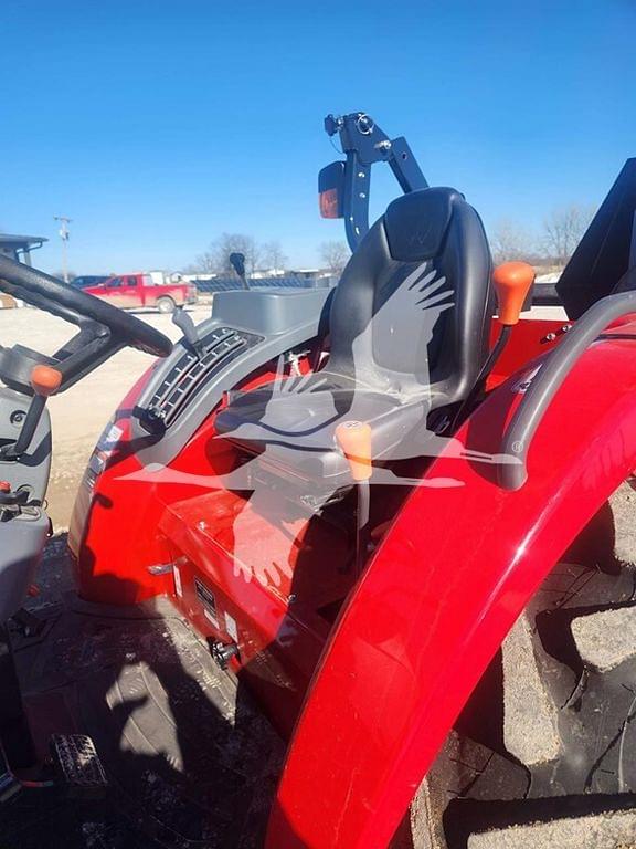 Image of Massey Ferguson 2860E equipment image 3