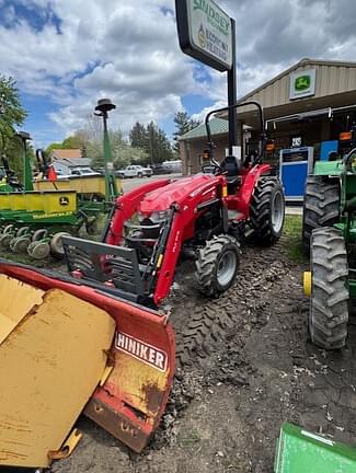 Image of Massey Ferguson 2860E equipment image 4