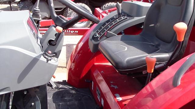 Image of Massey Ferguson 2860E equipment image 4
