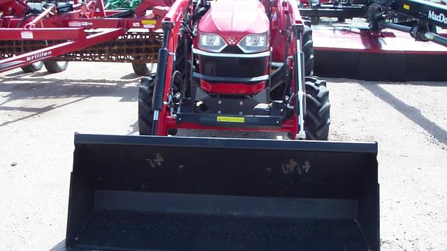 Image of Massey Ferguson 2860E equipment image 1