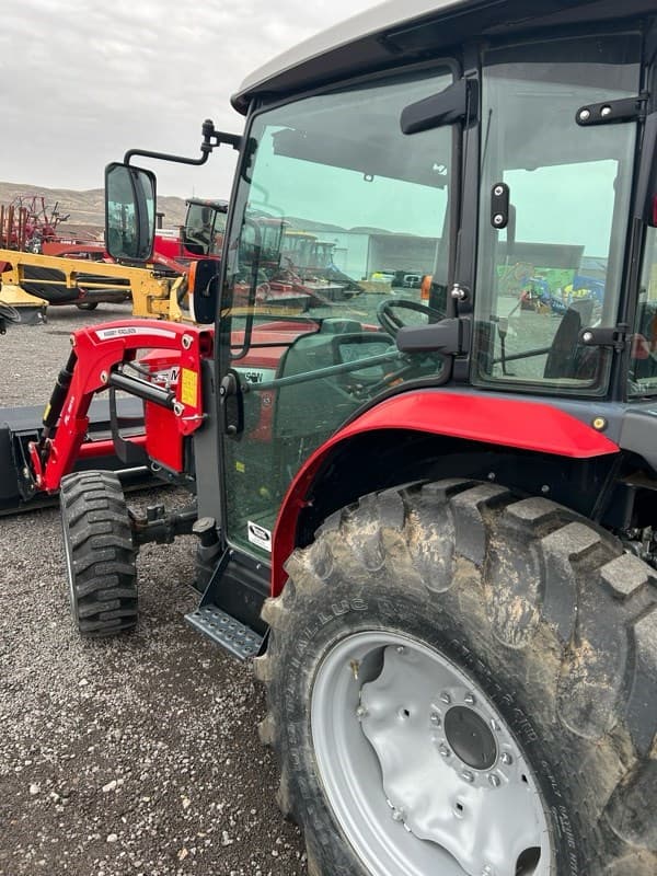 Image of Massey Ferguson 2860M equipment image 2