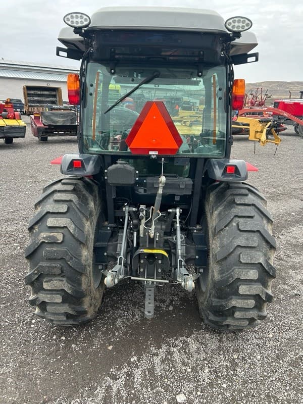 Image of Massey Ferguson 2860M equipment image 4