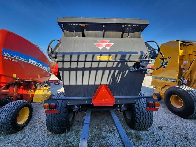 Image of Massey Ferguson 4160V equipment image 4