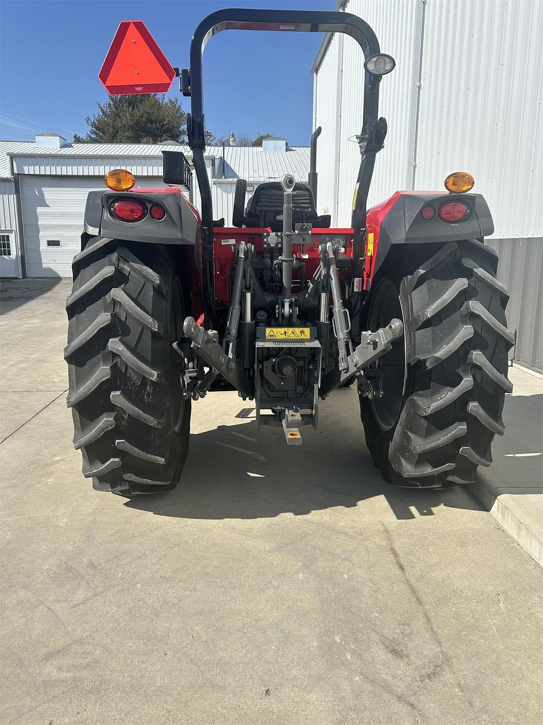 Image of Massey Ferguson 4707 Image 1