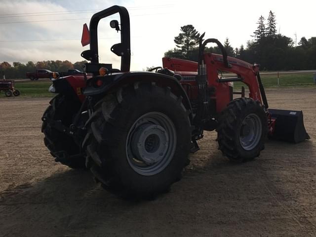 Image of Massey Ferguson 4707 equipment image 2