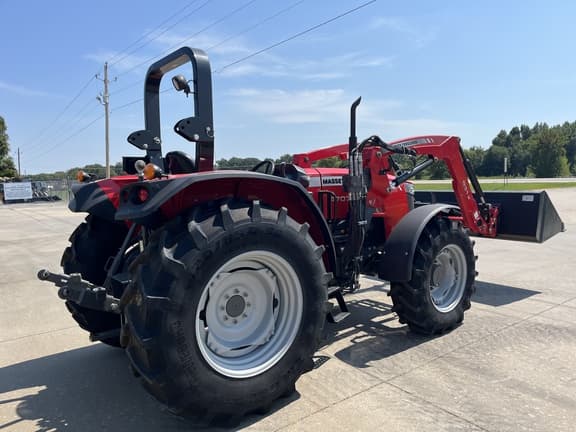 Image of Massey Ferguson 4707 equipment image 2