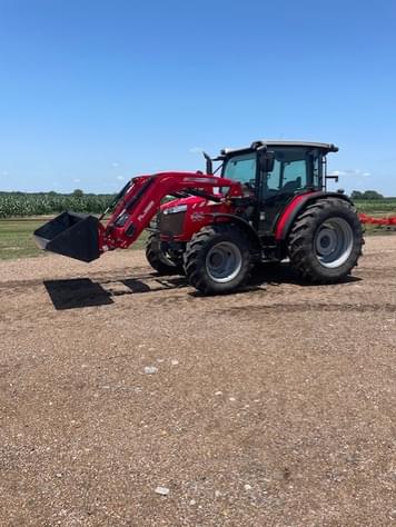 Main image Massey Ferguson 4710