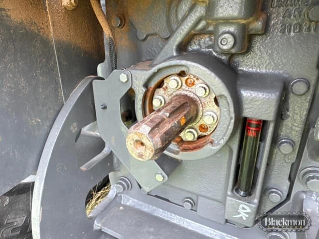Image of Massey Ferguson 4710 equipment image 2