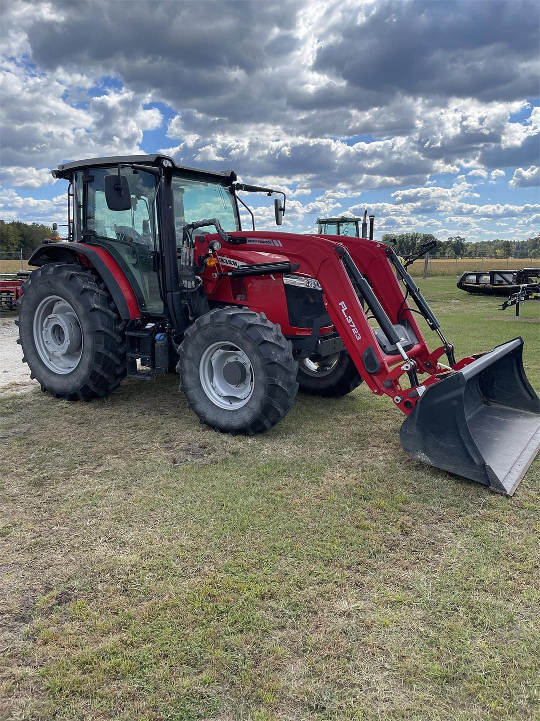 Image of Massey Ferguson 5710 Primary image