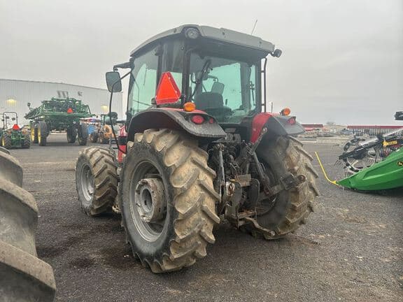 Image of Massey Ferguson 5711 equipment image 1