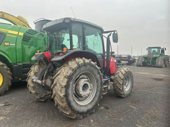 Image of Massey Ferguson 5711 equipment image 2