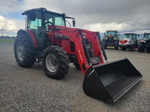 Image of Massey Ferguson 5711 equipment image 1