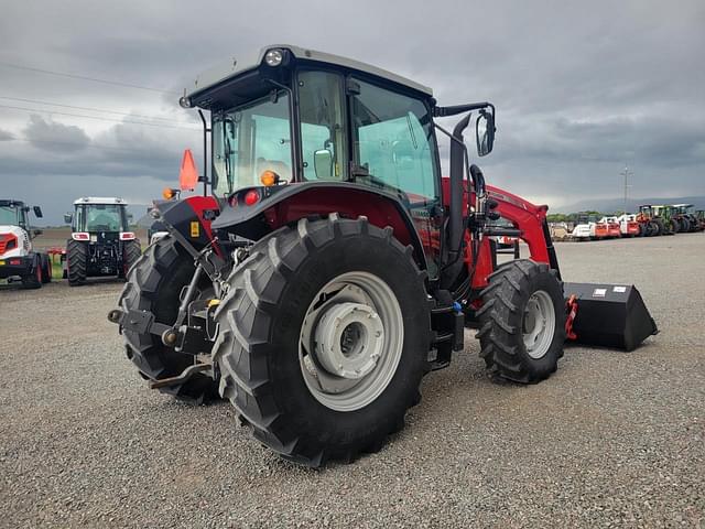 Image of Massey Ferguson 5711 equipment image 2