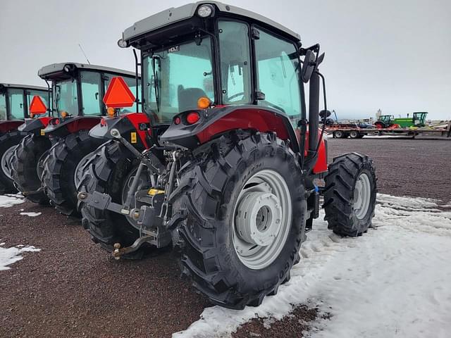 Image of Massey Ferguson 5711 equipment image 2