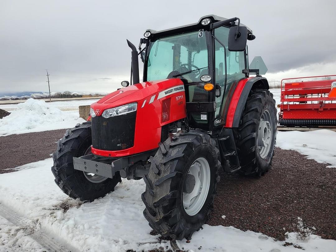 Image of Massey Ferguson 5711 Primary image