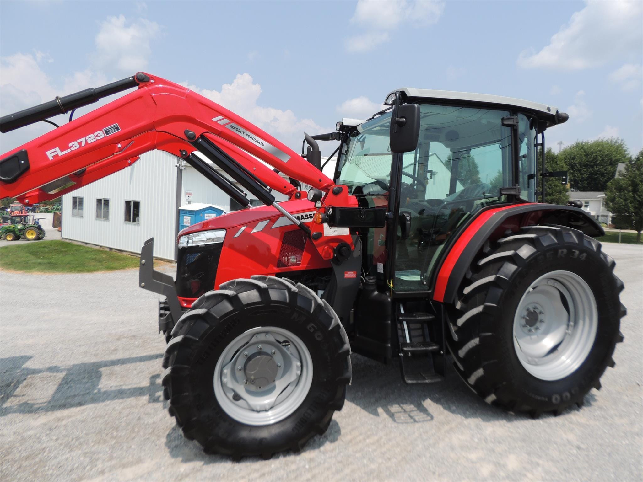 2021 Massey Ferguson 5711 Equipment Image0