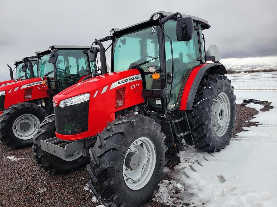 Image of Massey Ferguson 5711 Primary image