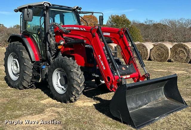 Image of Massey Ferguson 5711 equipment image 2