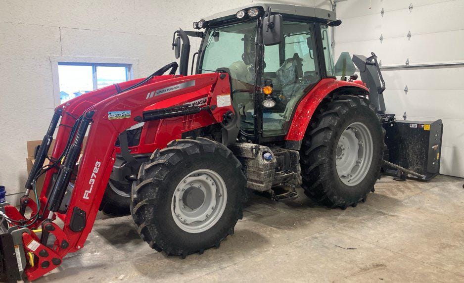 Main image Massey Ferguson 5713S