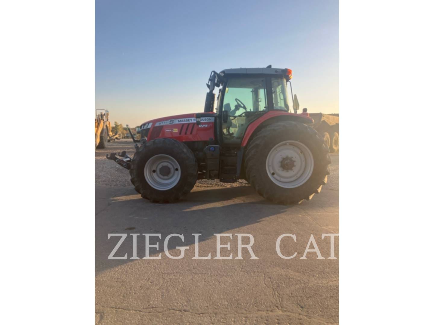 Main image Massey Ferguson 6714S