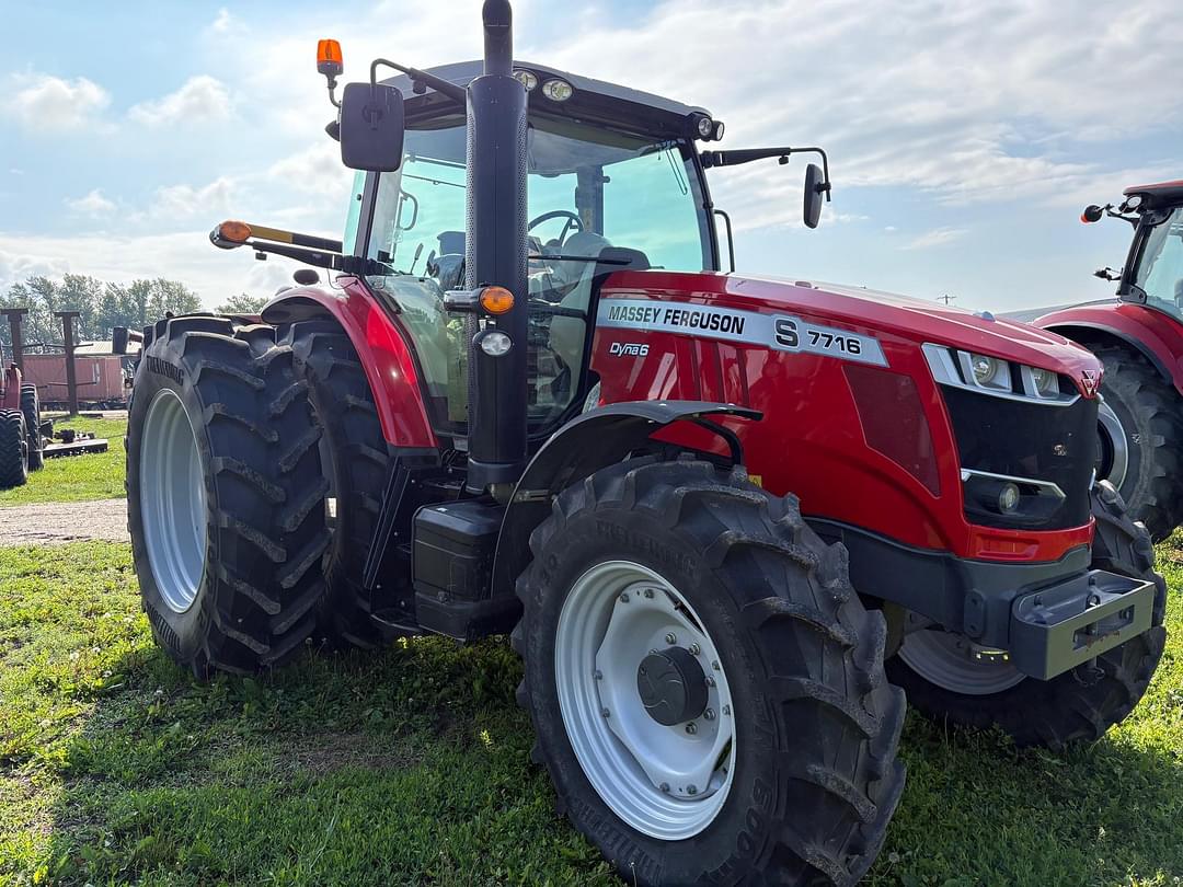 Image of Massey Ferguson 7716S Image 1