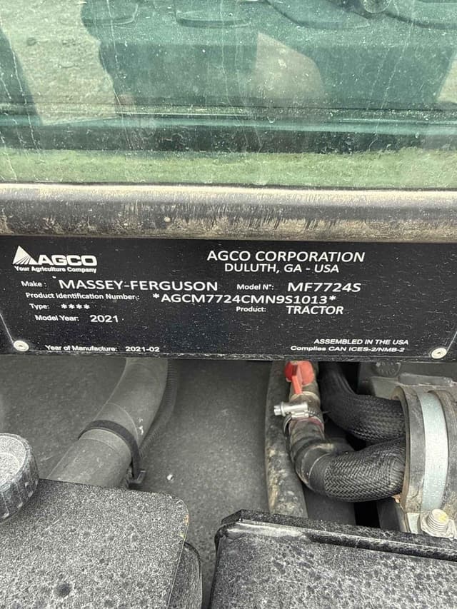 Image of Massey Ferguson 7724S equipment image 1