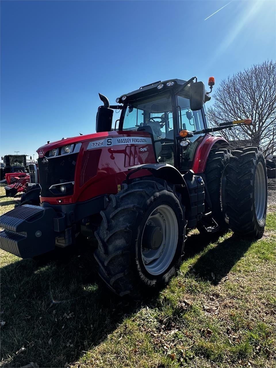 2021 Massey Ferguson 7724S Equipment Image0