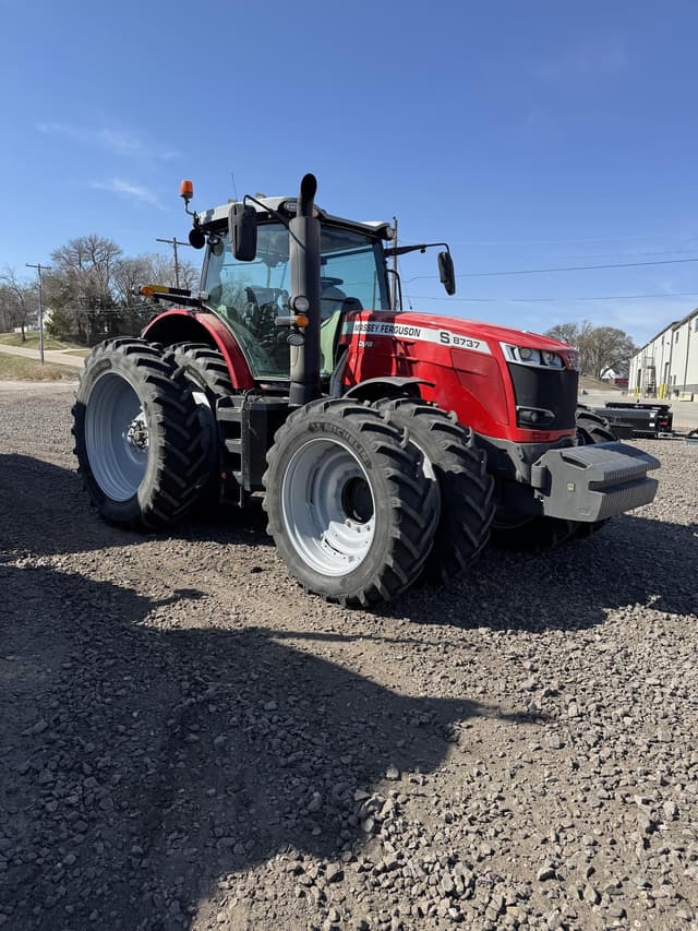 Image of Massey Ferguson 8737S equipment image 4