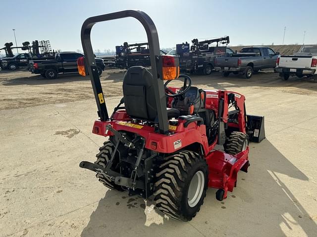 Image of Massey Ferguson GC1723E equipment image 2