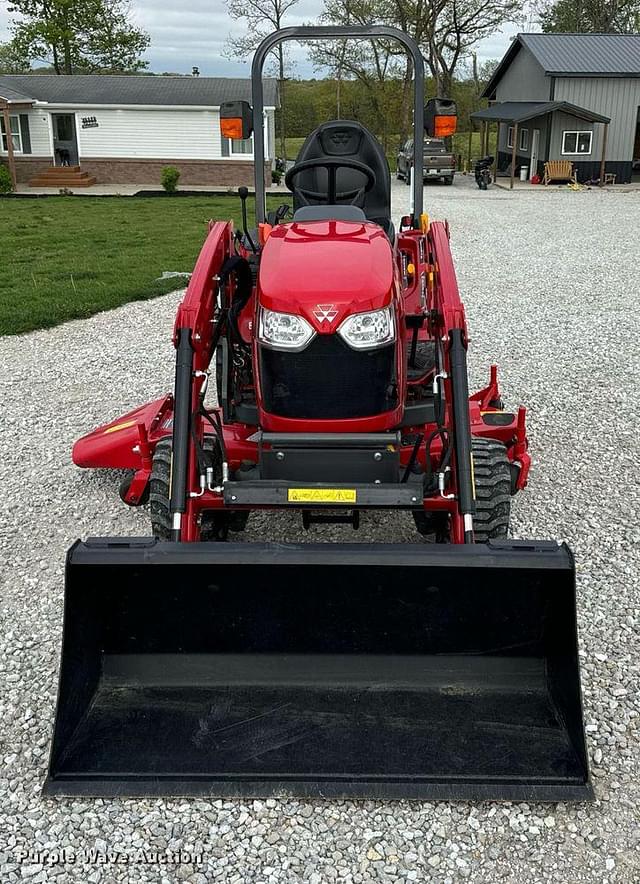 Image of Massey Ferguson GC1723 equipment image 1