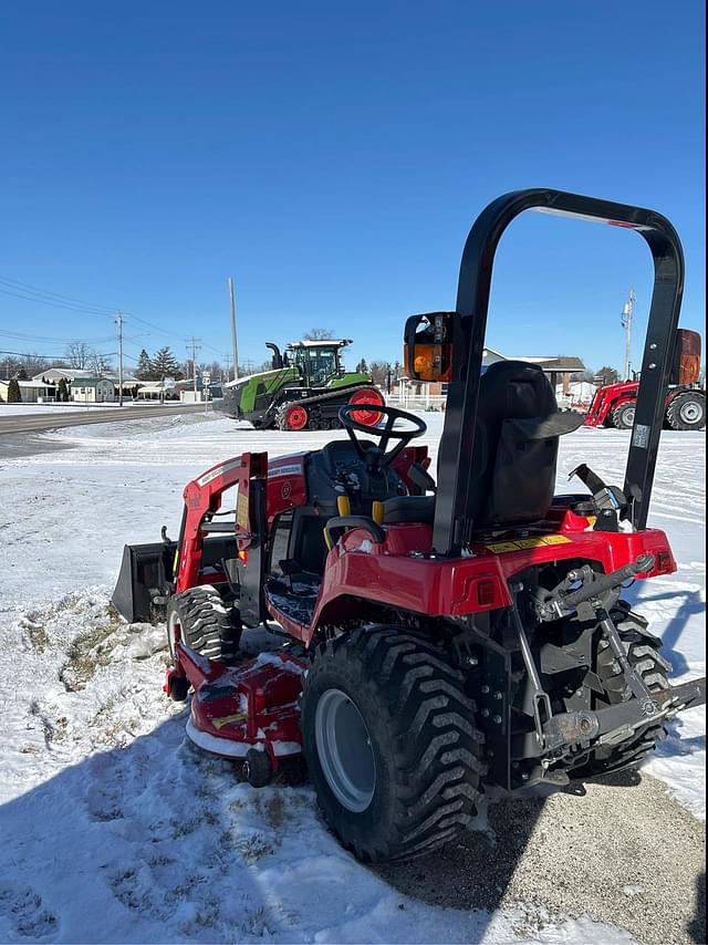 Image of Massey Ferguson GC1723E equipment image 3