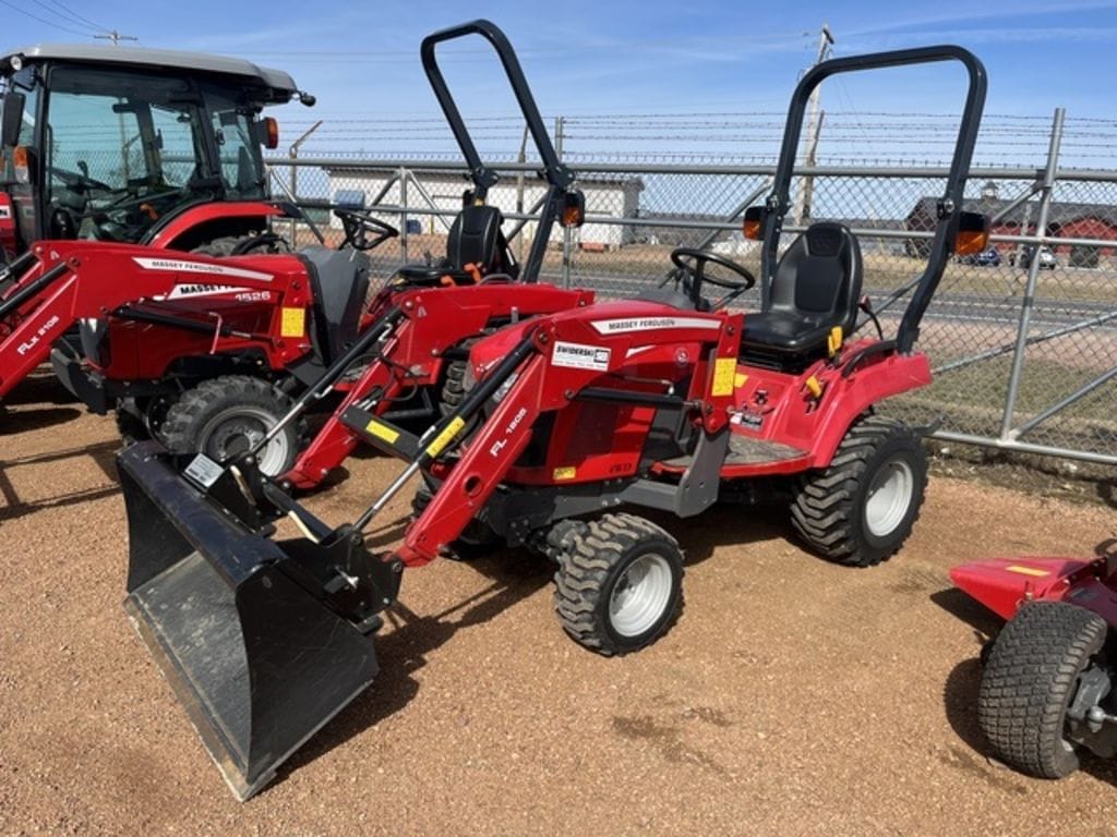 2021 Massey Ferguson GC1723E Equipment Image0