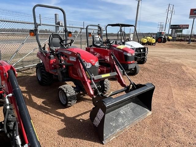 Image of Massey Ferguson GC1723E equipment image 2