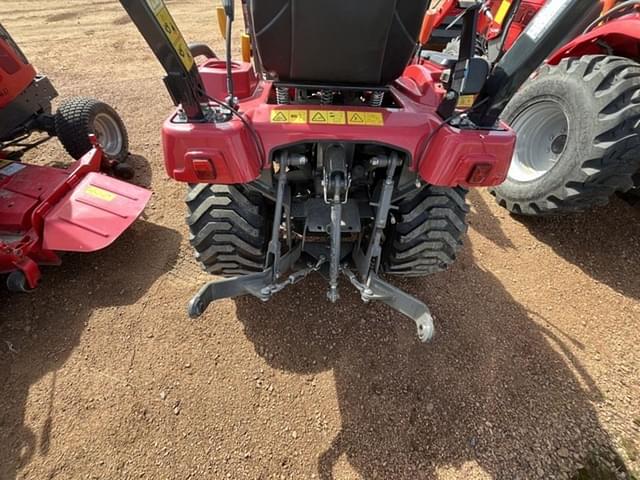 Image of Massey Ferguson GC1723E equipment image 4