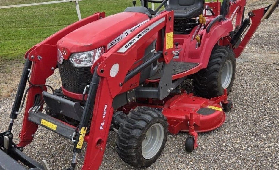 2021 Massey Ferguson GC1723EB Equipment Image0