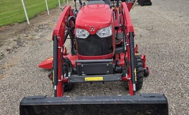 Image of Massey Ferguson GC1723EB equipment image 1