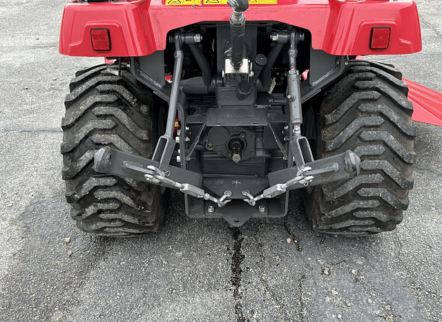 Image of Massey Ferguson GC1723E equipment image 4